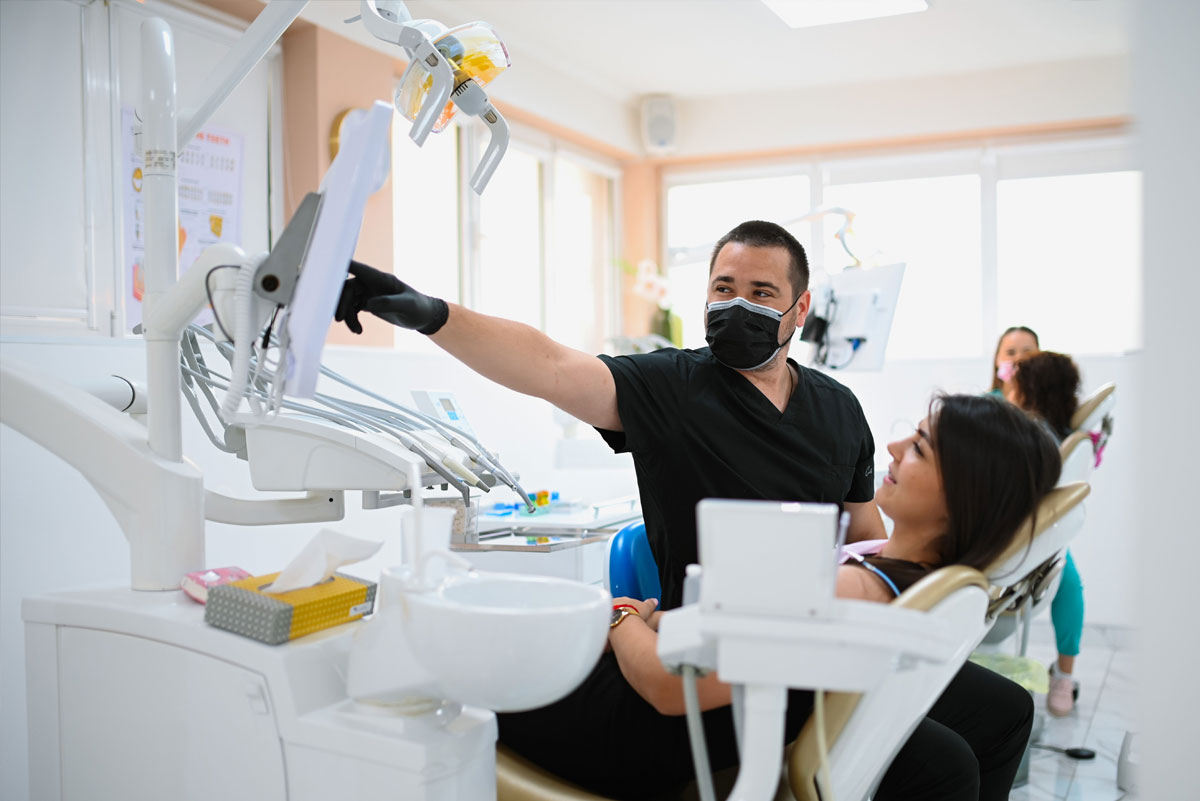 Samoligirajuće bravice – moderna ortodoncija sa osmehom bez granica