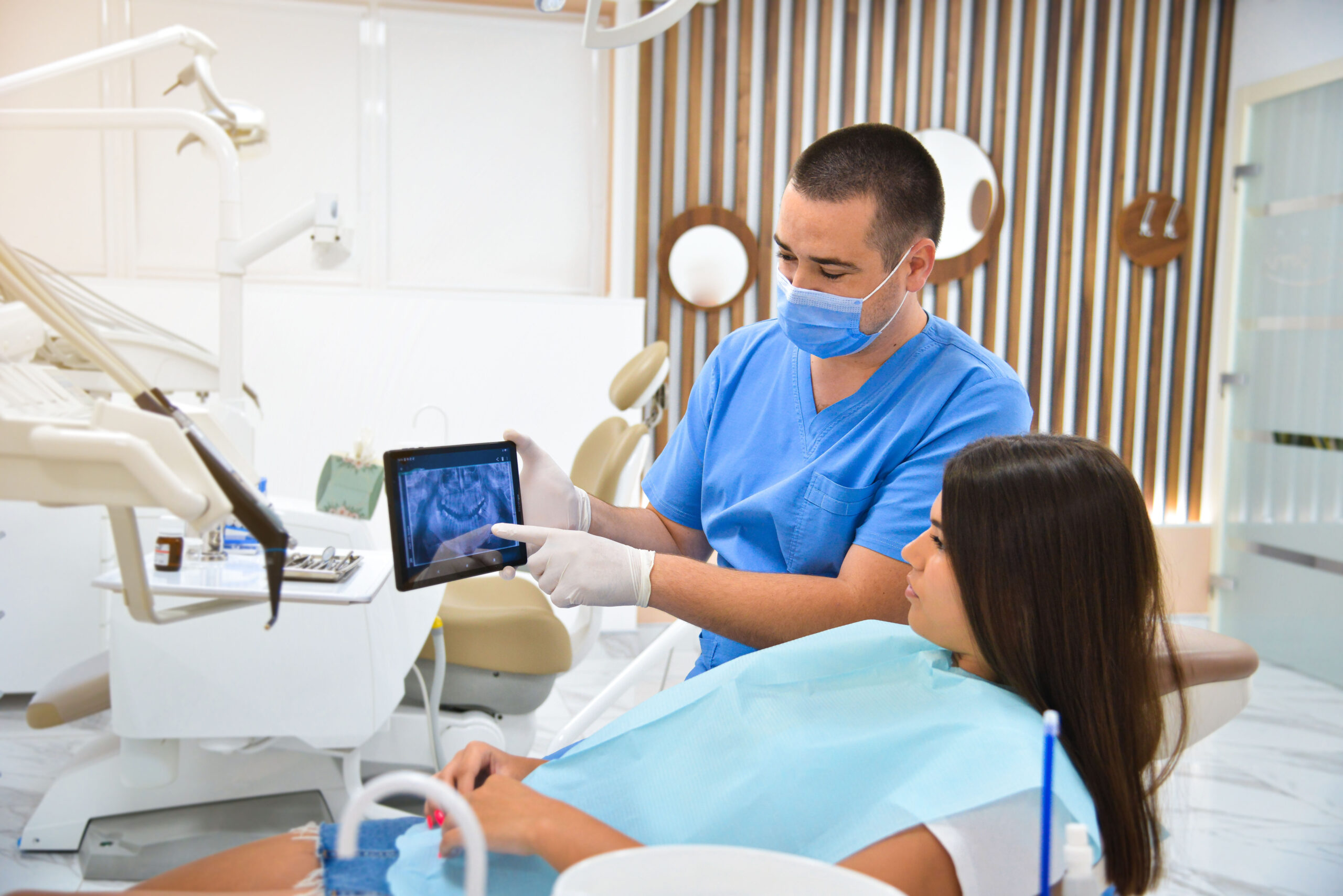 Bezmetalne cirkon krunice